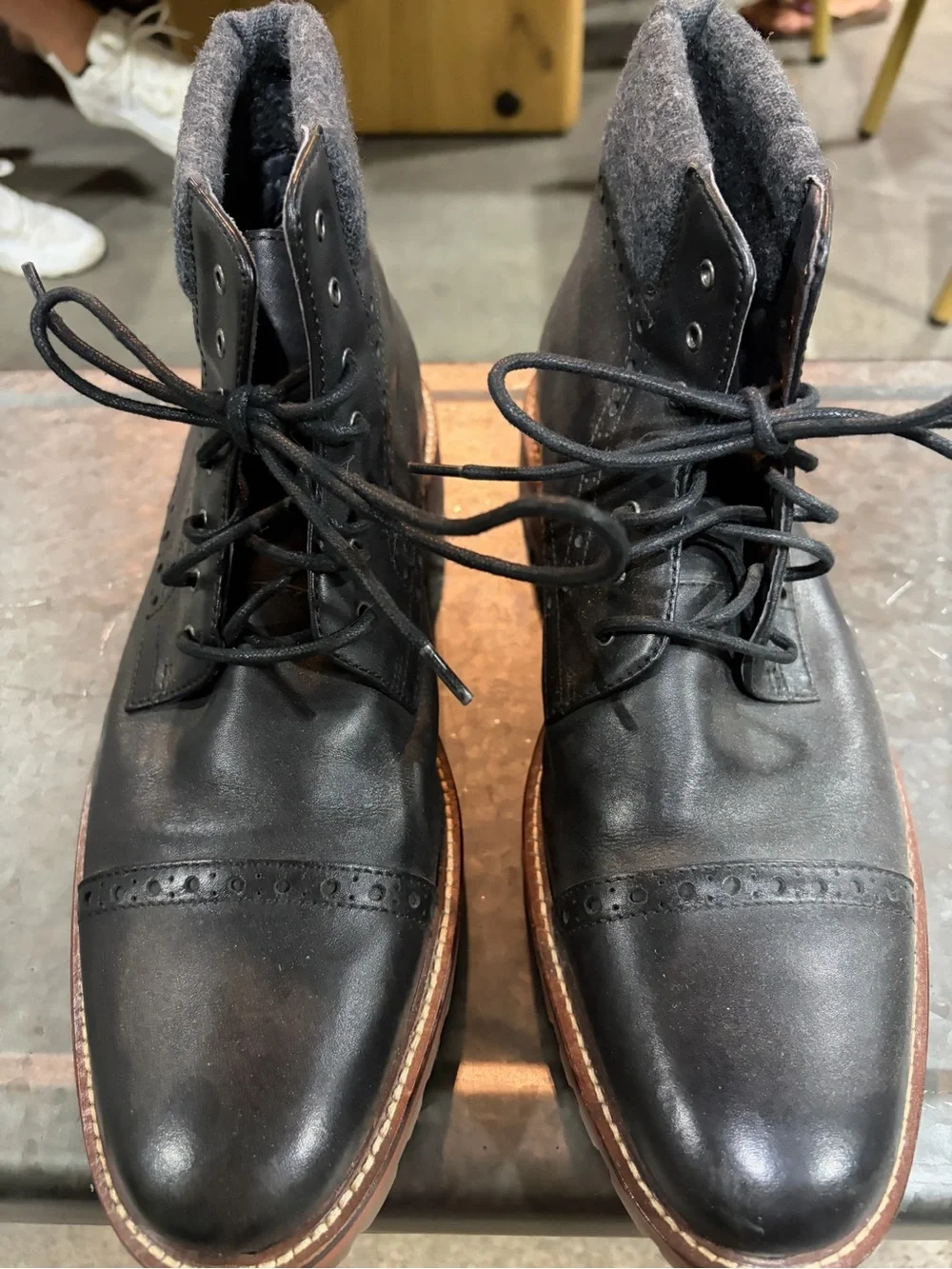 Johnston & Murphy XC4 Men’s 9M Black Leather Waterproof Cap Toe Boots